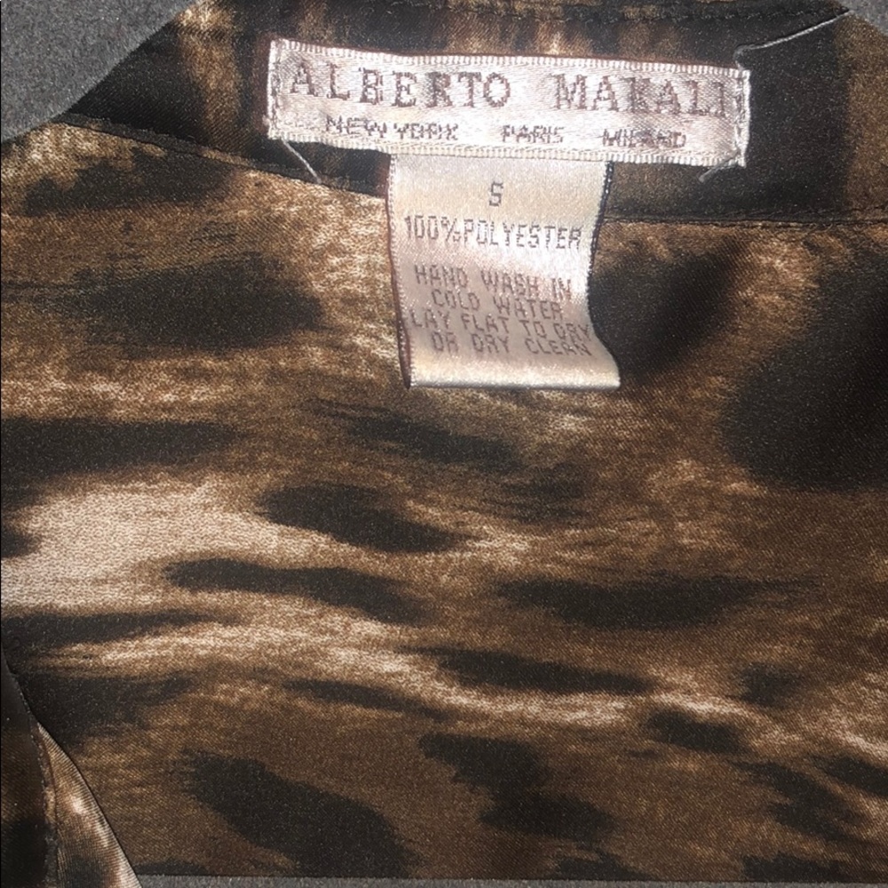 Button down - Picture 3 of 5